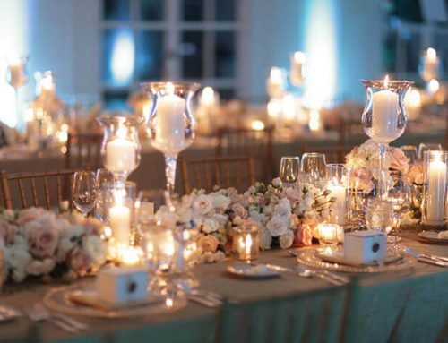 Cách dùng nến và hoa trang trí tiệc cưới